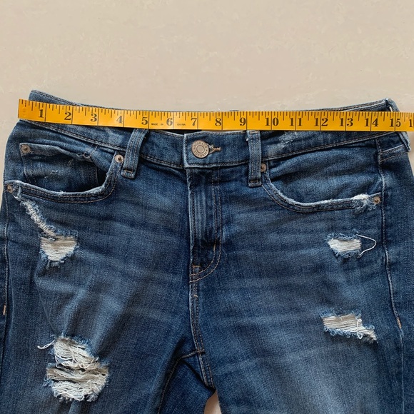 GARAGE Distressed Medium Wash Low Rise Straight Leg Ankle Jean | Size 03 - Picture 3 of 8